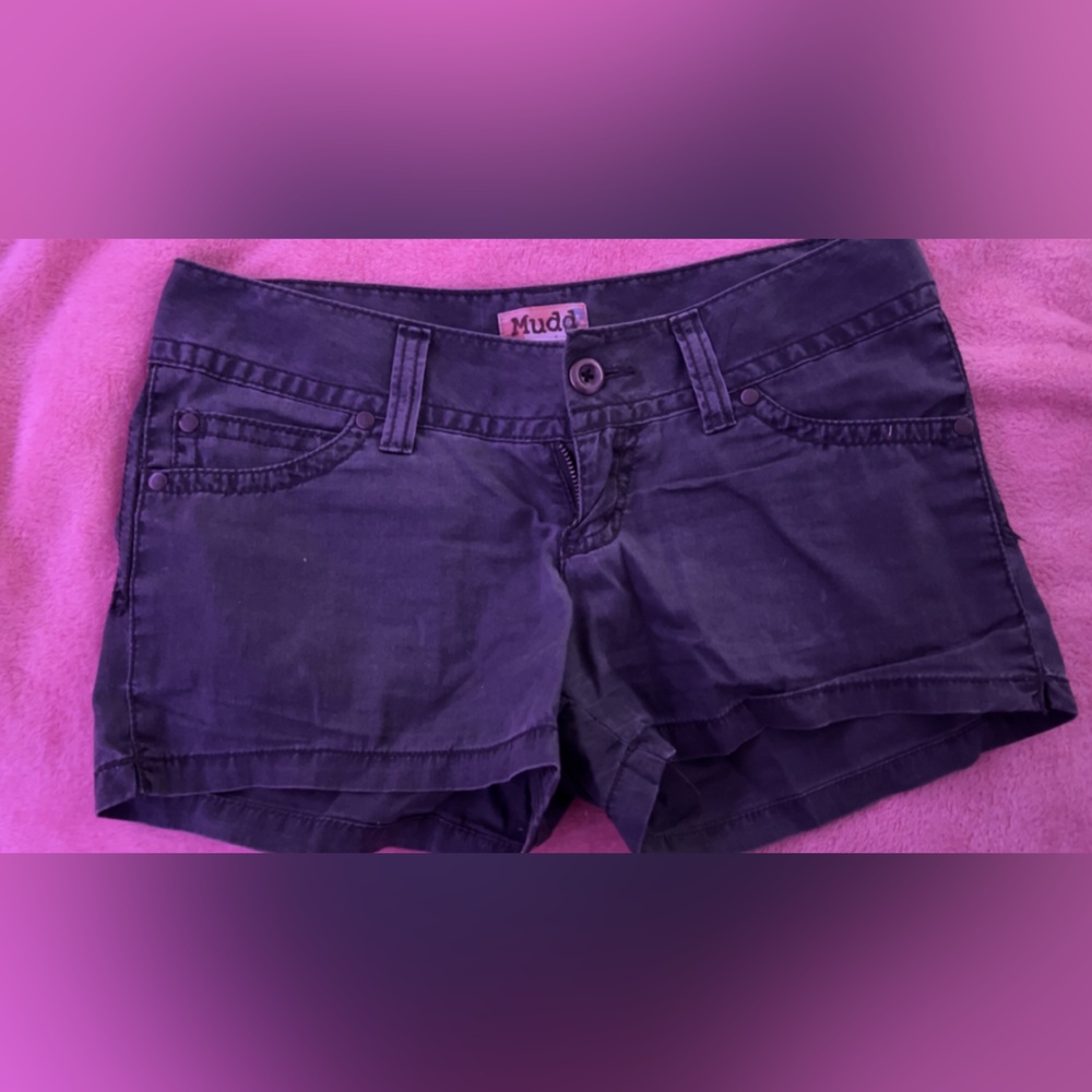 Low-waisted charcoal shorts